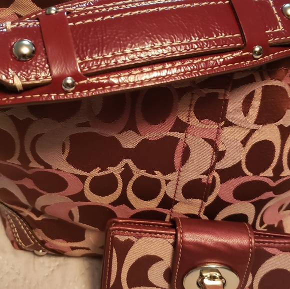 NWT's Large COACH Carly Optic Signature handbag F1 - Picture 6 of 12